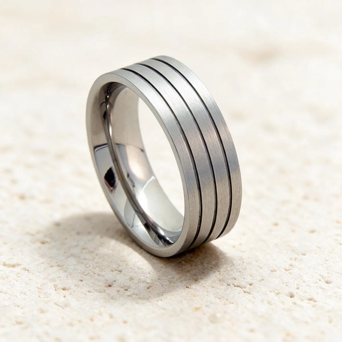 Anillo acero inoxidable y antialérgico hombre Antoni — anillo de acero para hombre, hecho a mano en el taller de Barcelona