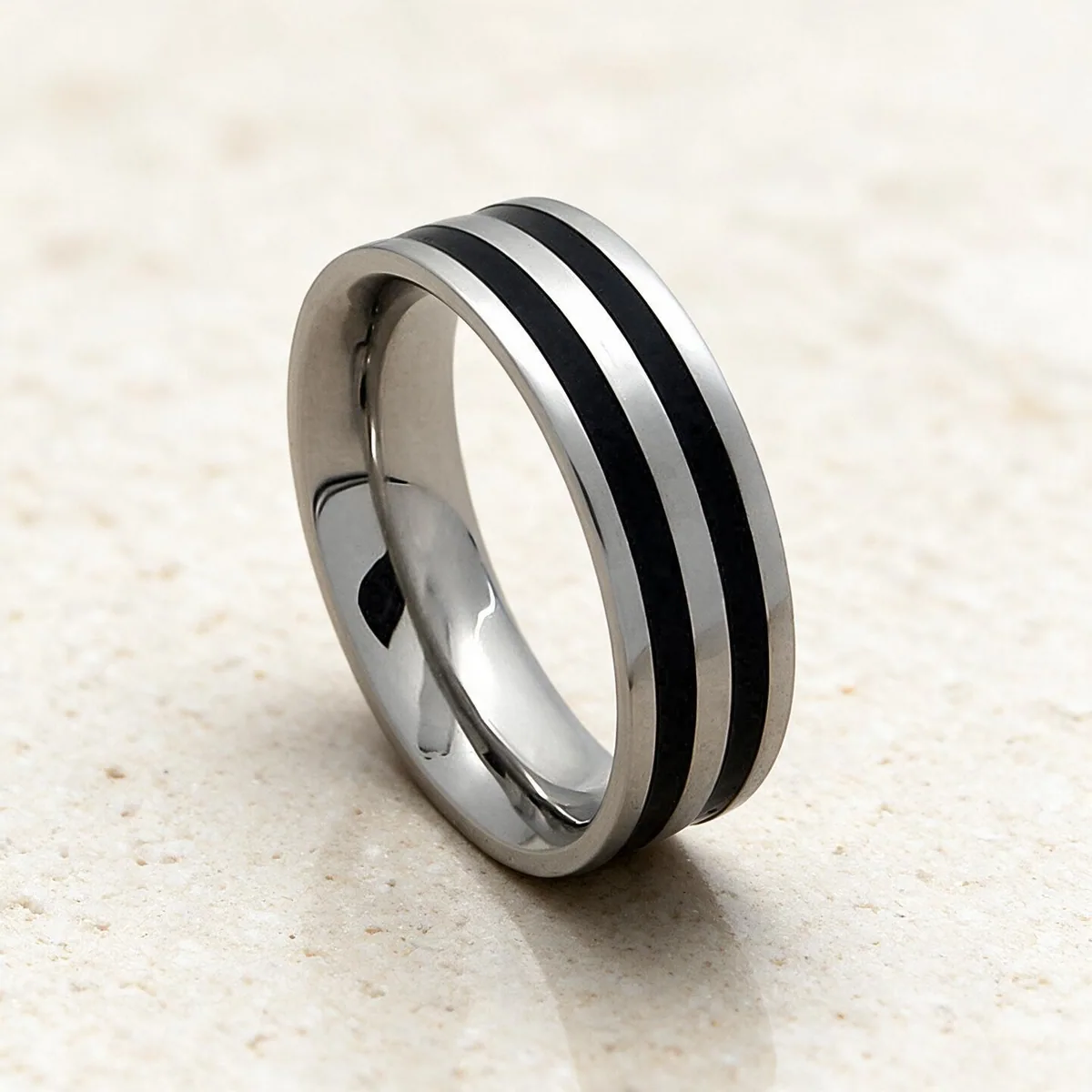 Anillo acero inoxidable y antialérgico hombre Marco — anillo de acero para hombre, hecho a mano en el taller de Barcelona